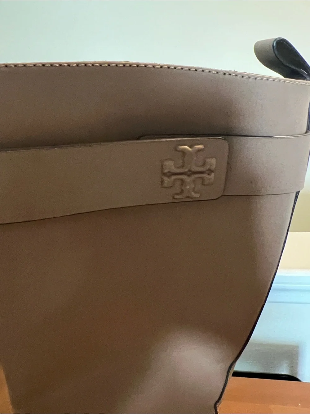 Tory Burch streamlined over